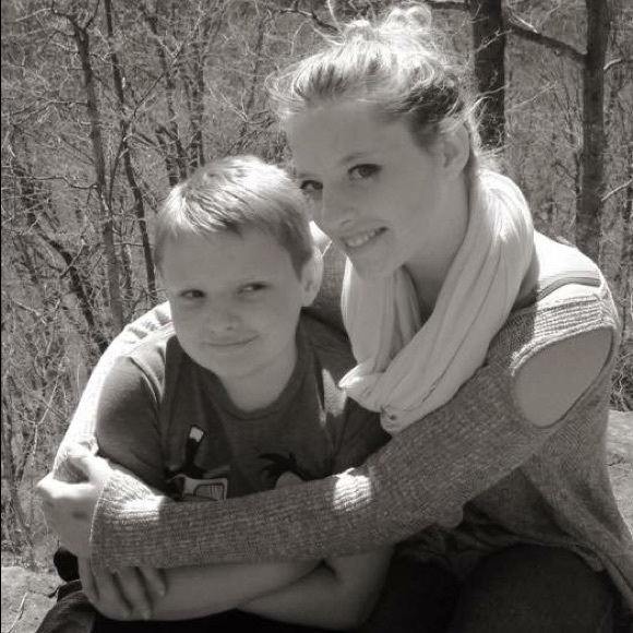 Meet your posher! 💕Like this post to bookmark 💕 - Picture 4 of 5